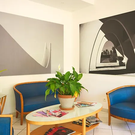 Les Rives Bleues Hotel 2*