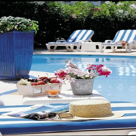 Otel Les Rives Bleues 2*