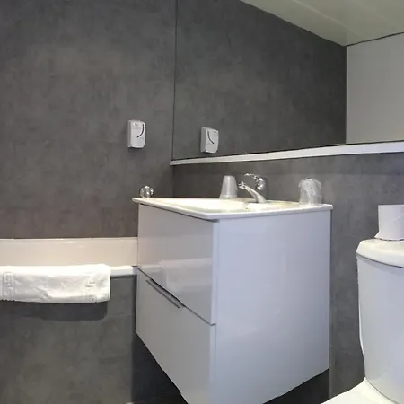 Otel Les Rives Bleues 2*