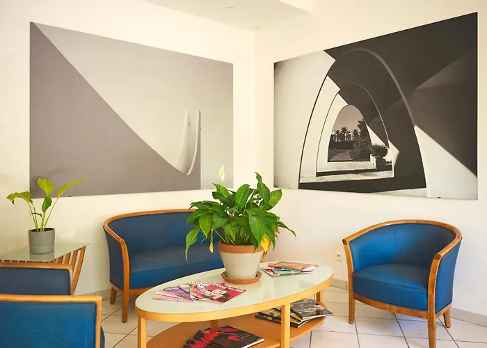 Les Rives Bleues Hotel 2*